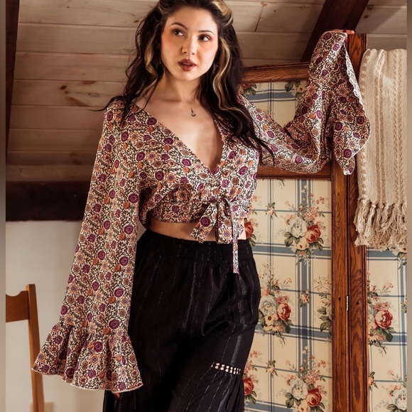 gimmicks by BKE Tops - GIMMICKS Floral Wrap Top